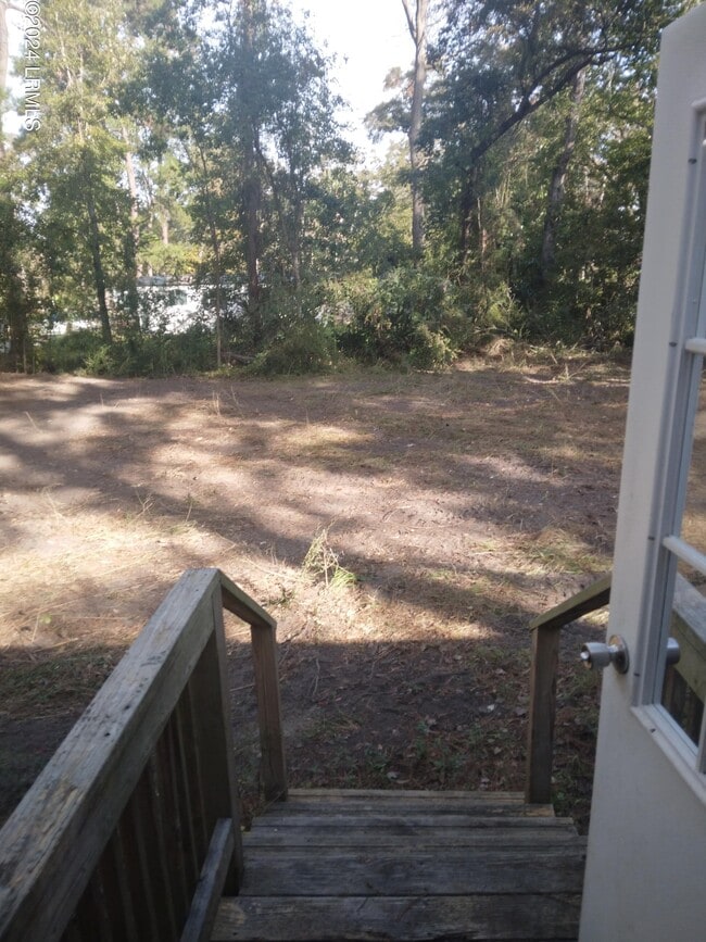 Building Photo - 107 Bonaire Cir S