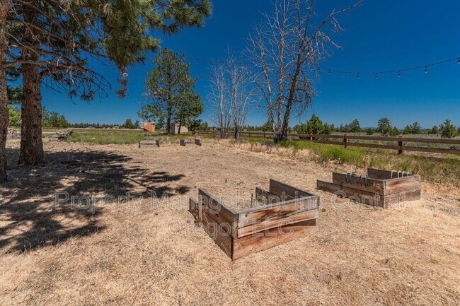 Building Photo - 66966 Gist Rd