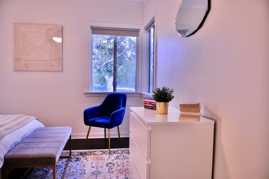 A visual of front bedroom furnished - 4927 Forman Ave