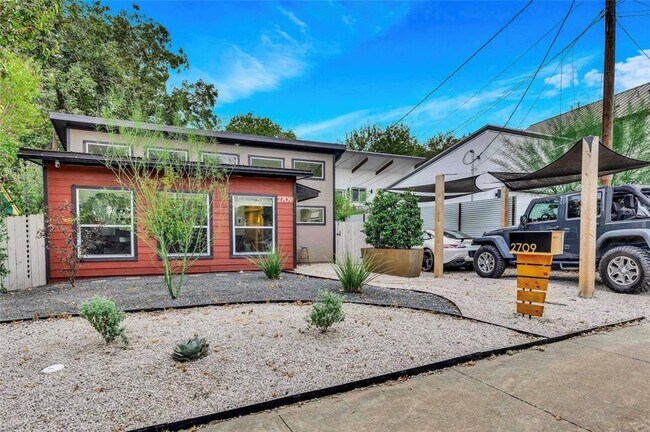 Primary Photo - 2709 Lyons Rd