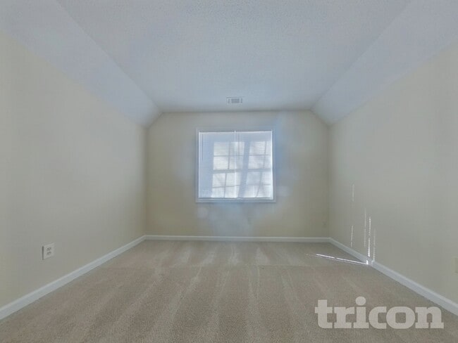 Building Photo - 6300 Holborne Ln