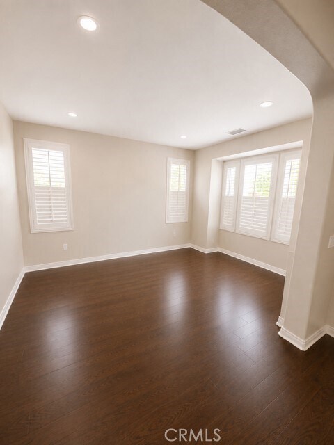 Building Photo - 761 Clark Way