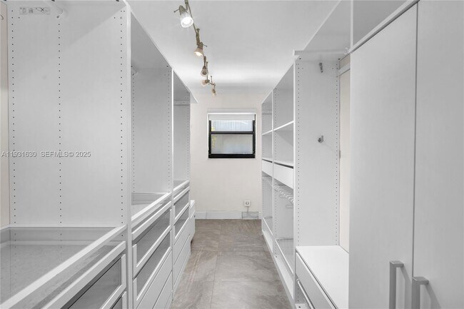 Building Photo - 3265 Virginia St