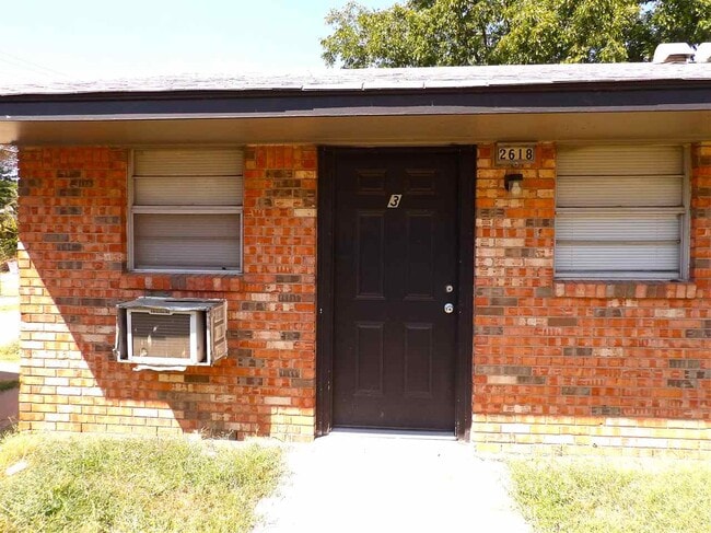 Primary Photo - 2618 SW H Ave