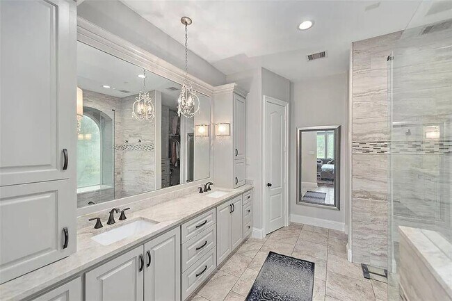 Building Photo - 13714 Oak Harbor Bend