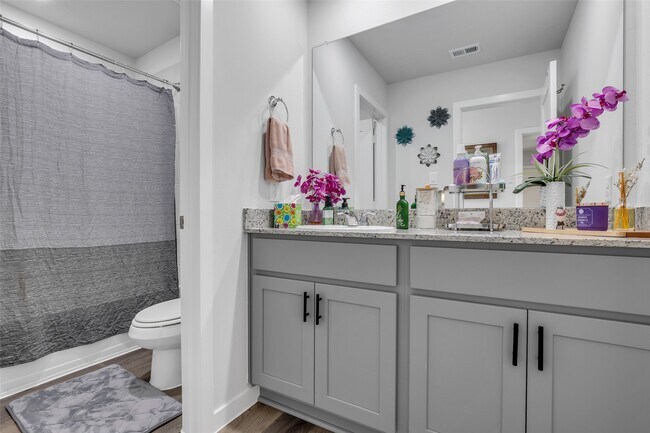 Building Photo - 7866 Alset Dr