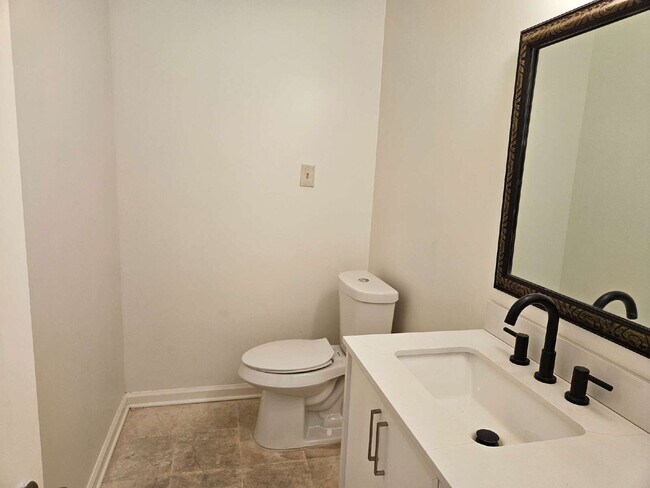 Building Photo - Fully Remodeled 3 Bed Home Near Galleria & Memorial Park - Utilities Included