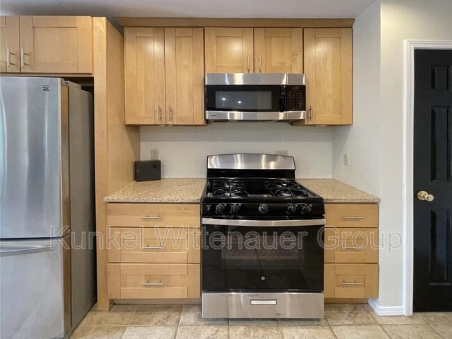 Building Photo - 2746 Brookrun Dr