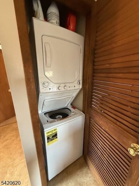 Building Photo - 2 Stowe Ct