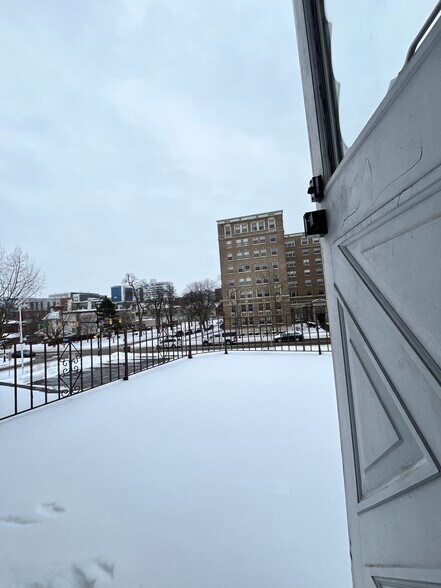 Building Photo - 104 Linwood Ave