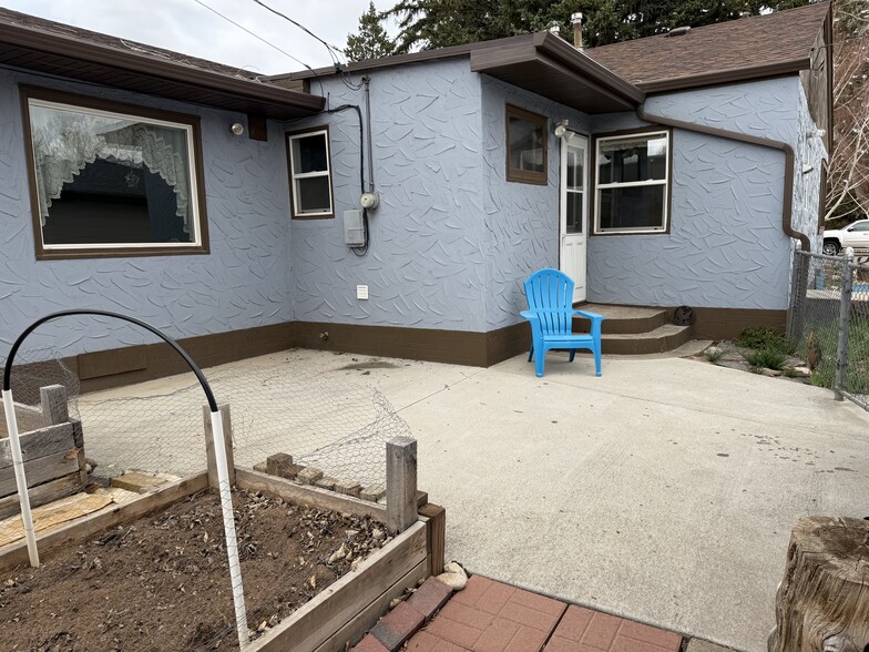 back - 420 S 19th St