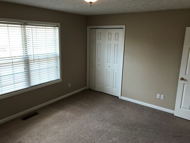 Building Photo - 68-74 Gray Hawk Drive 4-Plex