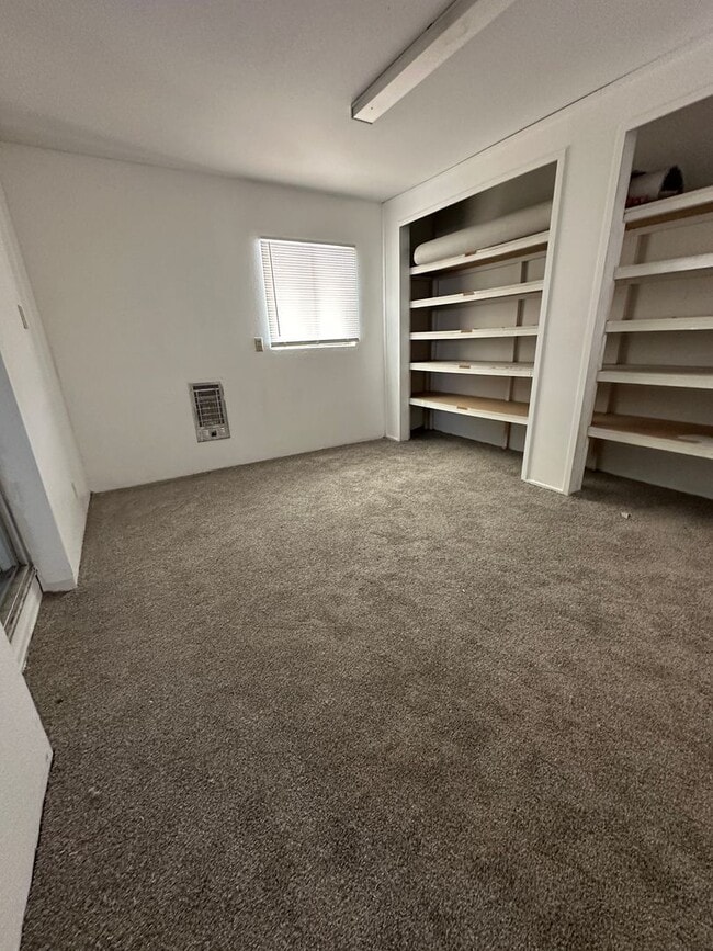 Building Photo - Newly Remodeled