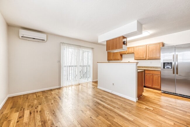 Building Photo - 2529 W Vermijo Ave