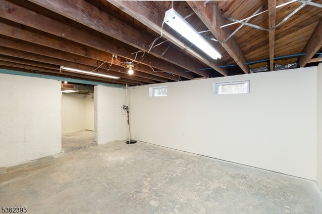 Building Photo - 78 Koyen St