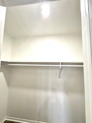 Building Photo - 1618 Oakridge Dr