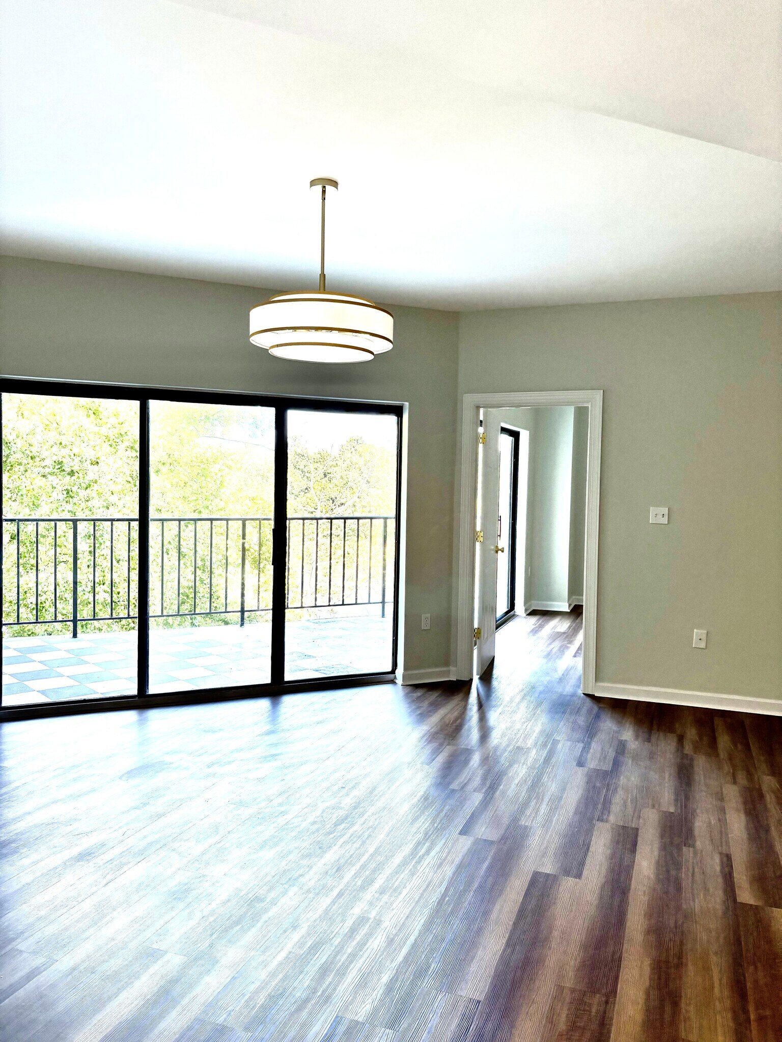 Great Room - 100 Sunset Blvd
