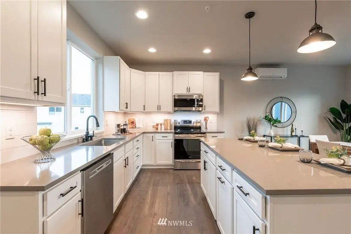 Building Photo - 11031 14th Pl SE