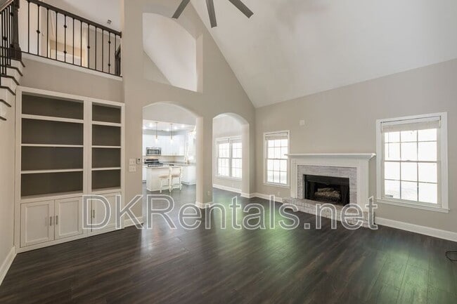 Building Photo - 1512 Fallen Leaf Dr SW