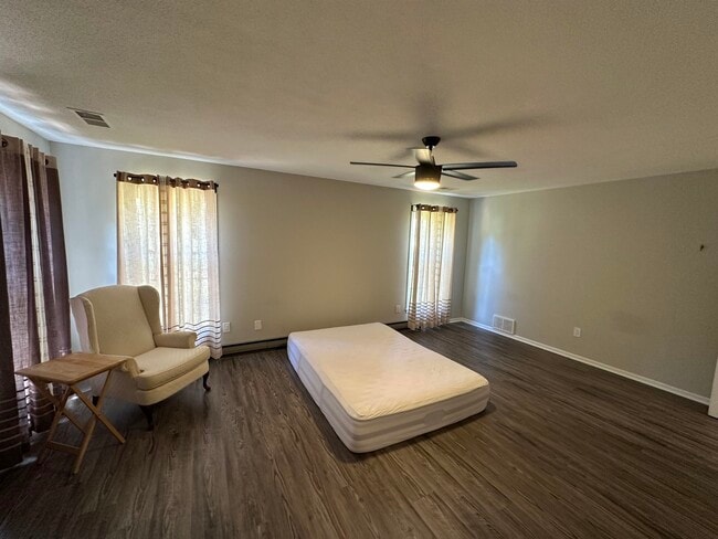 Building Photo - 289 Woodmont Dr