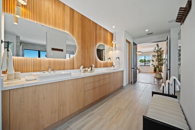 Building Photo - 5735 SW 104th Terrace