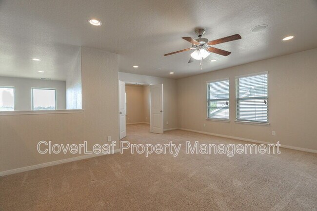Building Photo - 5167 Top Ridge Ln