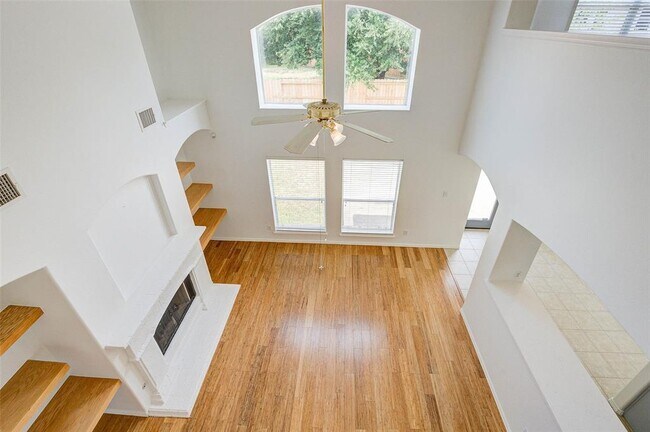 Building Photo - 14018 White Oak Gardens Dr