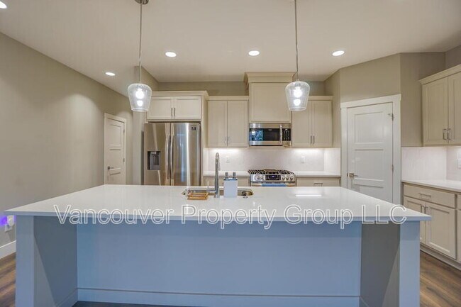 Building Photo - 11805 NE 108th St