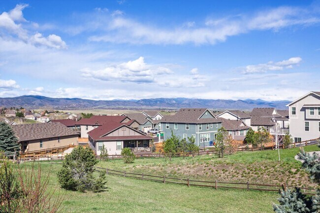 Building Photo - 3 Bedroom, 3 Bth Townhome with 2 Car Garage