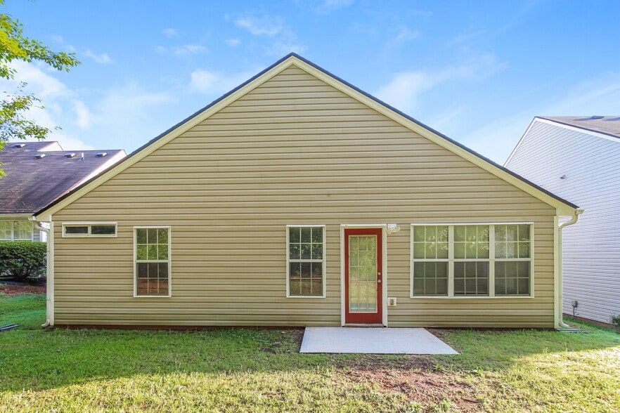 Building Photo - 6581 Lake Mill Trce