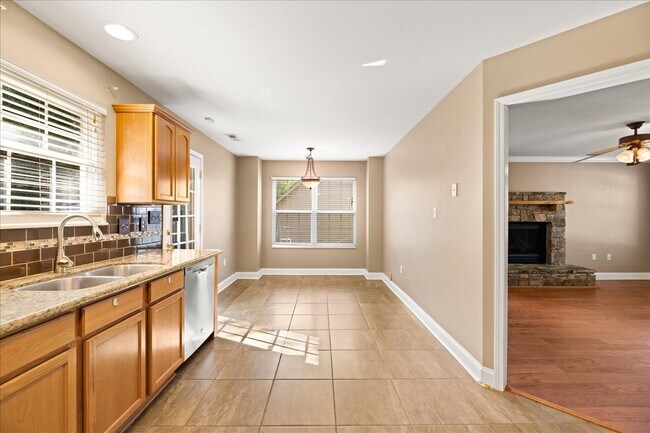 Building Photo - 10841 Parkgate Ln