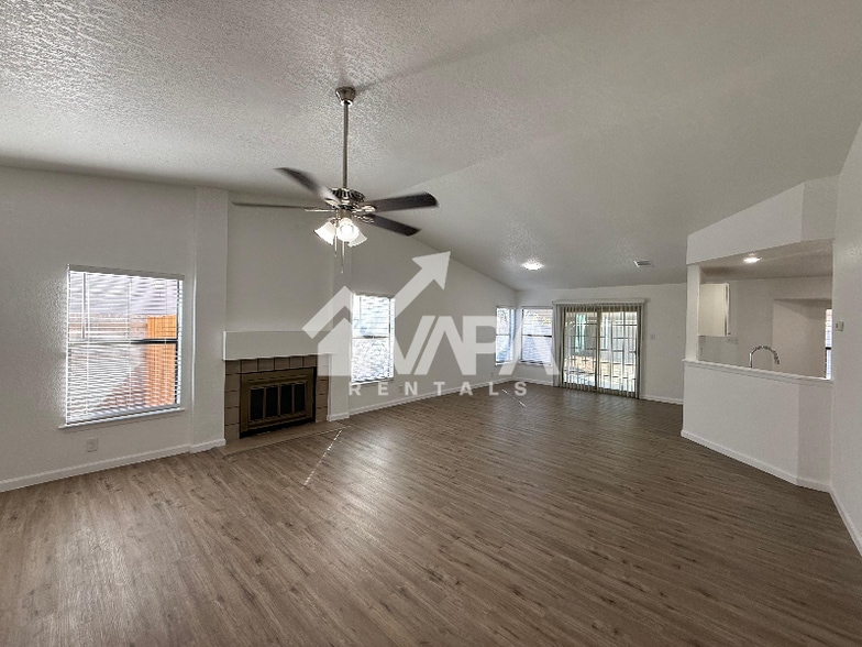 Building Photo - 1211 Tinson