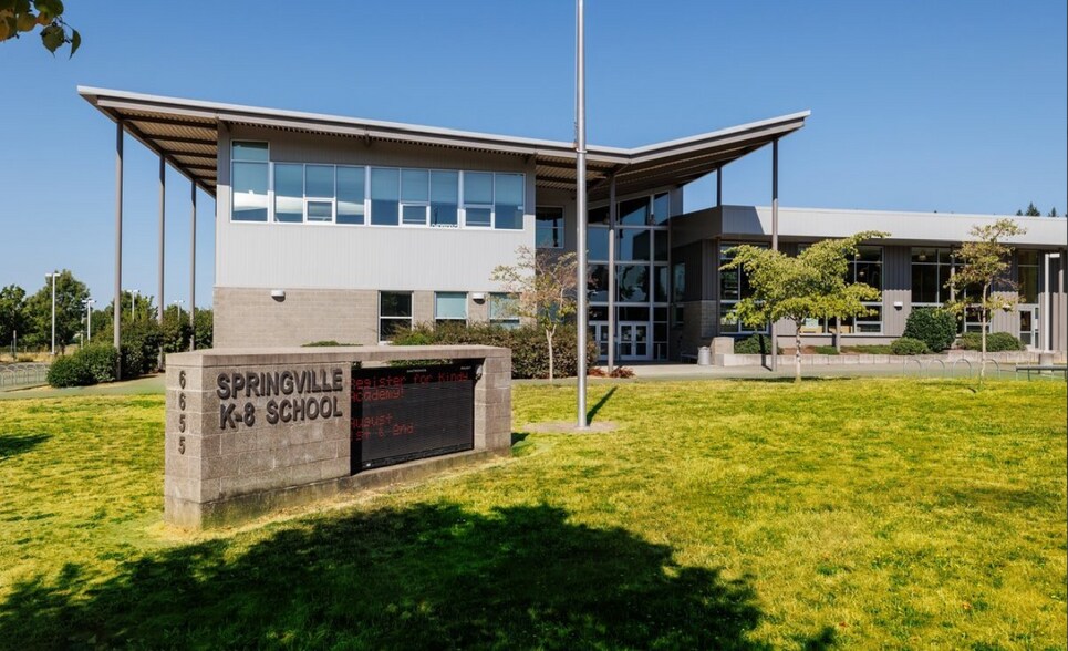 Building Photo - 16323 NW Chadwick Way
