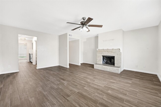 Building Photo - 6358 Creekbend Dr