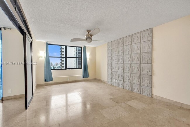 Building Photo - 18151 NE 31st Ct