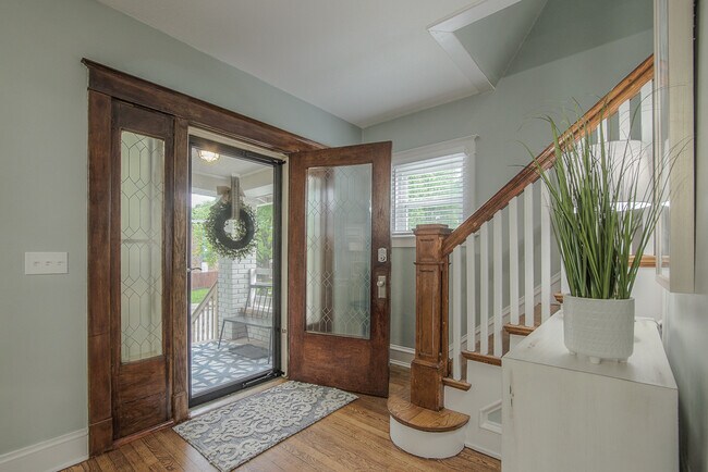 Building Photo - 1145 W 41st Terrace