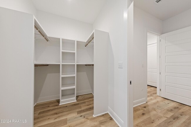 Building Photo - 400 Croft Row