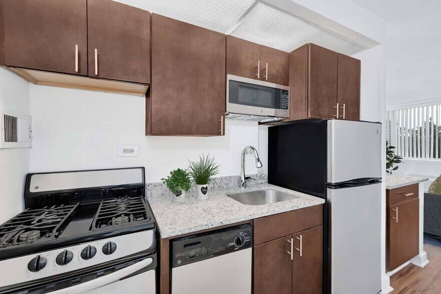 Broadstone Van Dorn 420 N Van Dorn St Alexandria VA 22304 Apartment