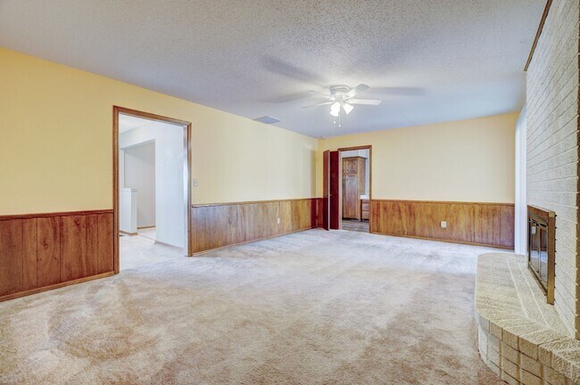 Building Photo - 3 Bed 2 Bath in Midwest City!