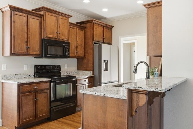 Building Photo - 723 Windrush Loop
