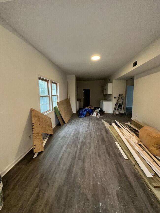 Building Photo - 3214 Peronne Ave