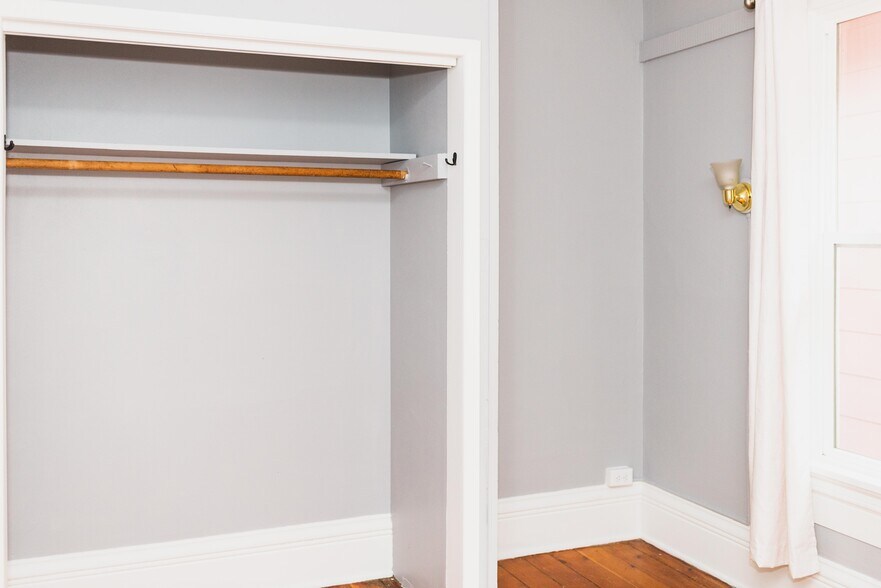 Building Photo - 322 W Wilson St