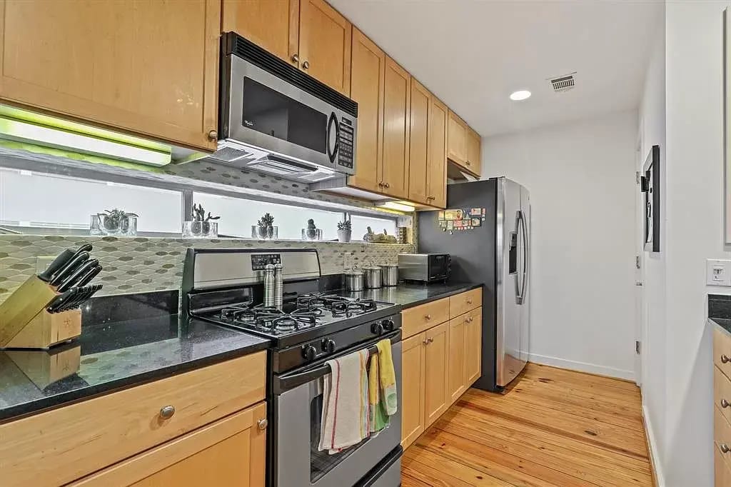 Building Photo - 2809 Crawford St