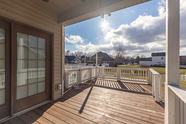 Building Photo - 404 Michigan Ave