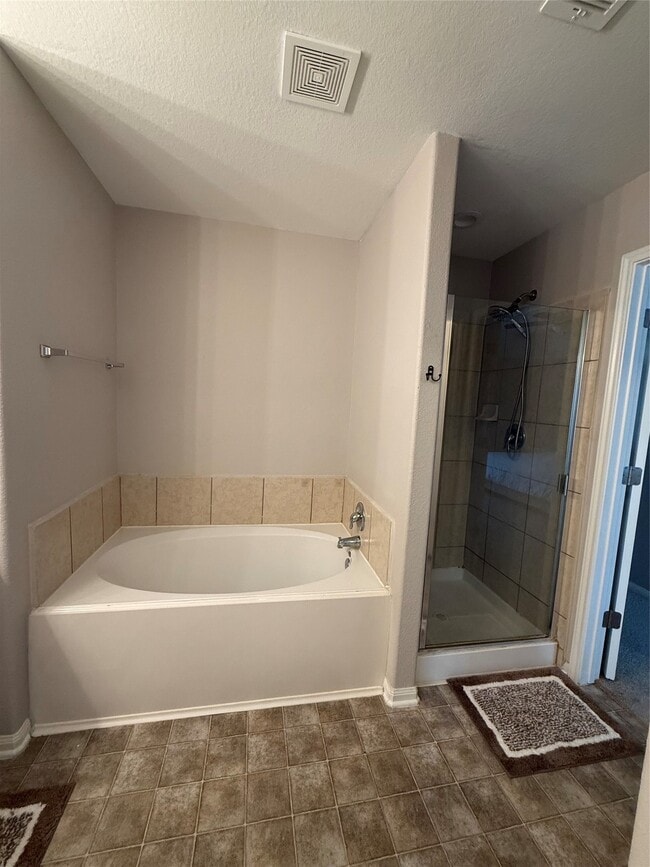 Building Photo - 23603 Legacy Oak St