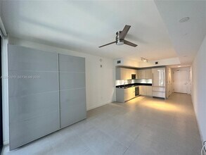 Building Photo - 1010 Brickell Ave