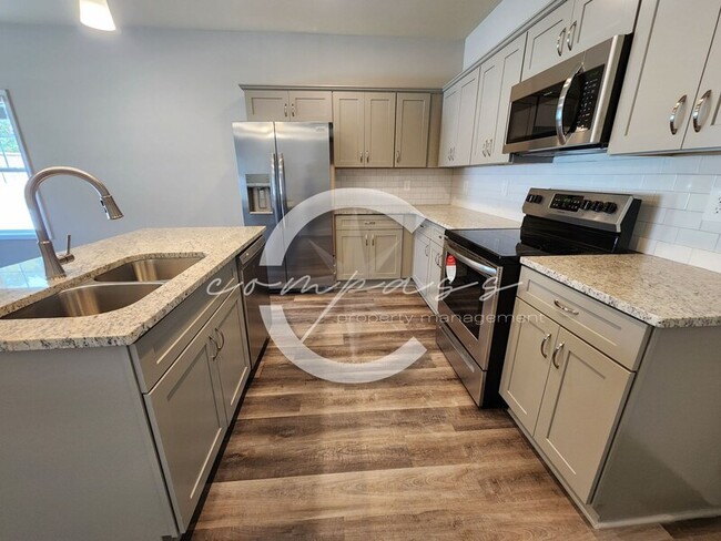 Building Photo - 6406 Olmadison Pl