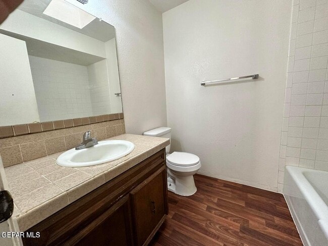 Building Photo - 2827 Anise Dr