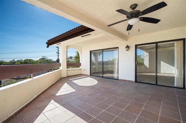 Building Photo - 9040 SW 125th Ave