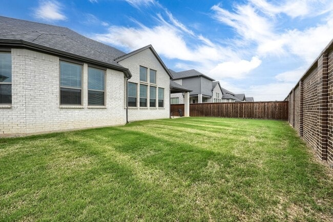 Building Photo - 929 Newcastle Dr